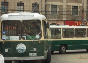 Ônibus elétrico: o Recife já teve um dia; em Valparaíso é patrimônio